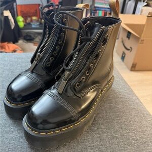 Black Dr marten zip up boots